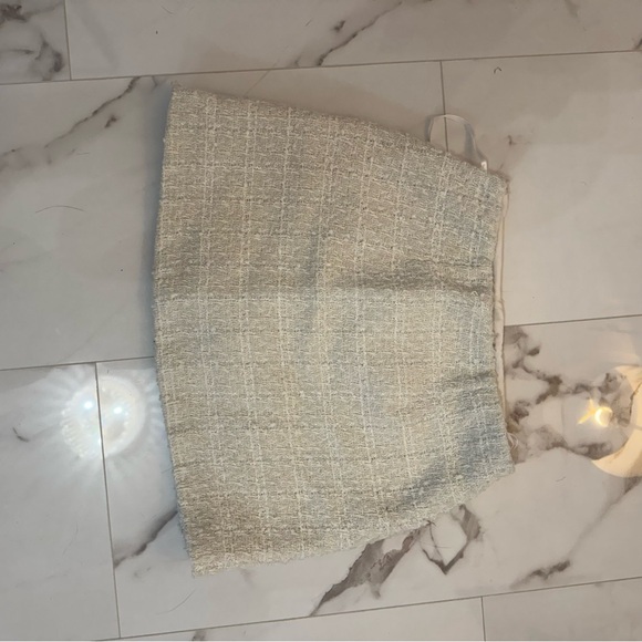 Abercrombie & Fitch White Tweed Mini Skort - Picture 3 of 4